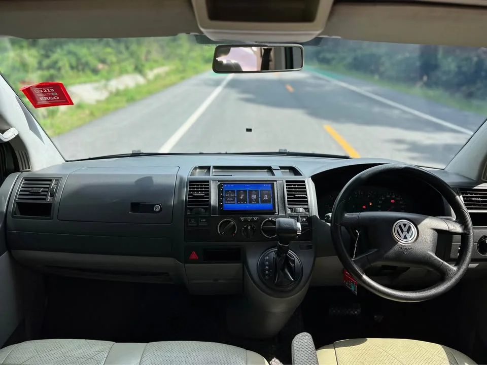 2004 Volkswagen Caravelle T5 3