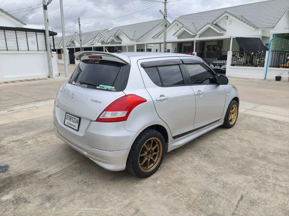 2013 Suzuki Swift II 2