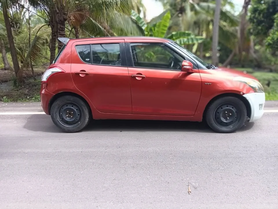 2012 Suzuki Swift II 2