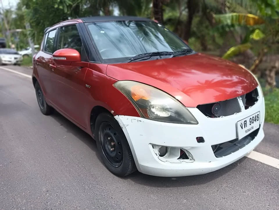 2012 Suzuki Swift II 3