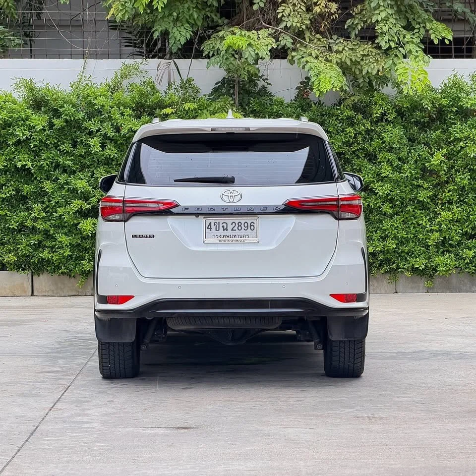 2023 Toyota Fortuner II 3