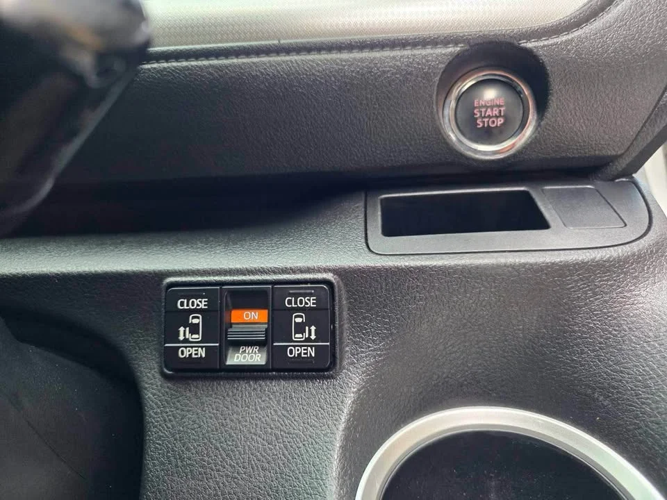 2018 Toyota Sienta II 3