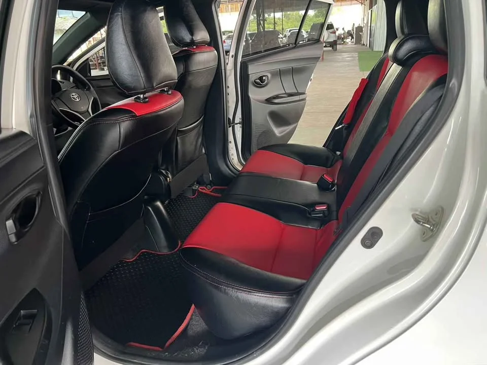 2013 Toyota Yaris III 2