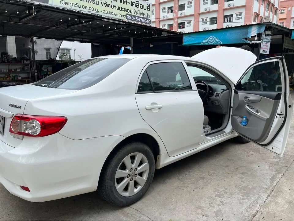 2011 Toyota Corolla Altis X (E140) 3