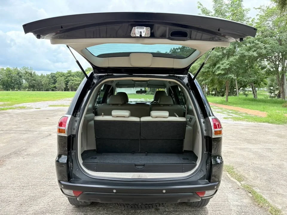 2010 Mitsubishi Pajero Sport II 2