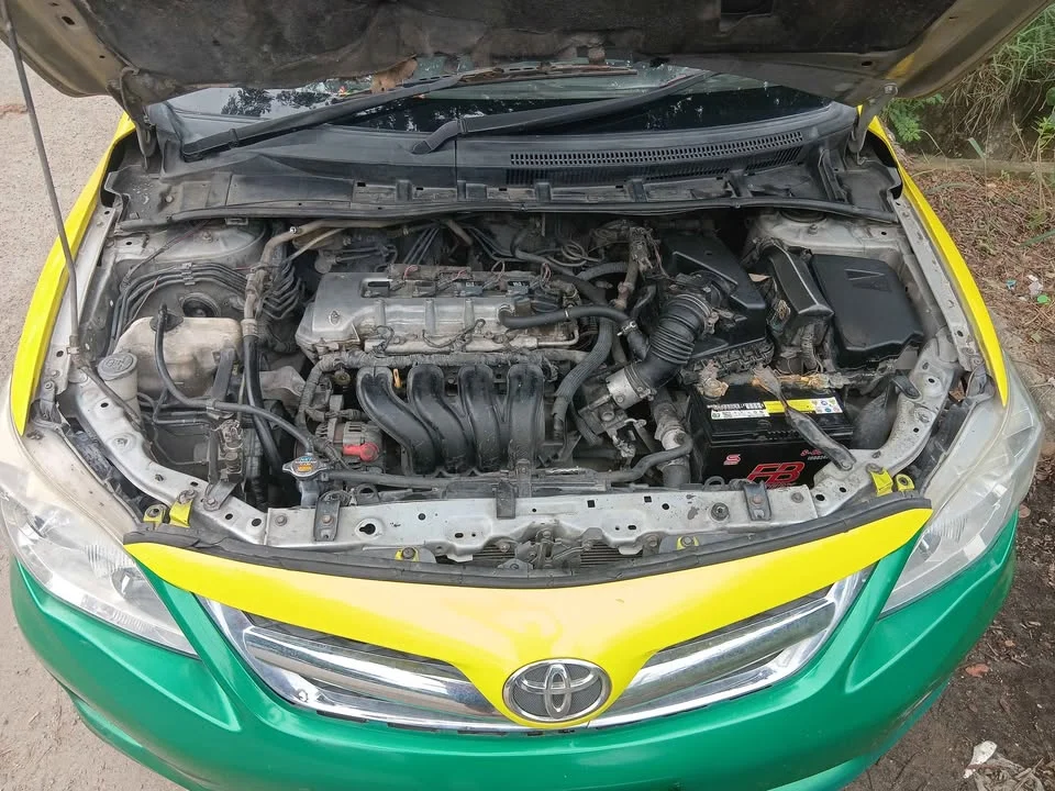 2012 Toyota Corolla Altis X (E140) 2