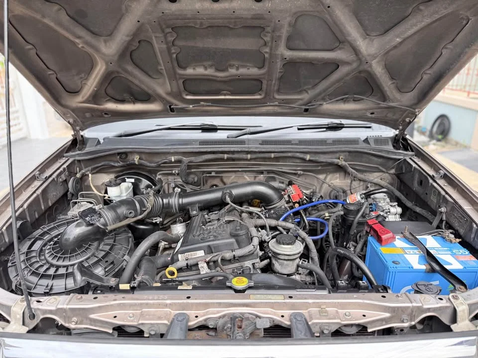 2005 Toyota Fortuner I 3