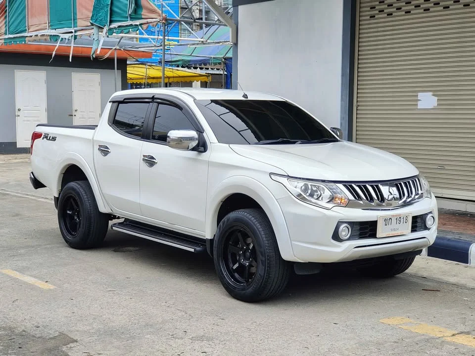 2015 Mitsubishi Triton V 2