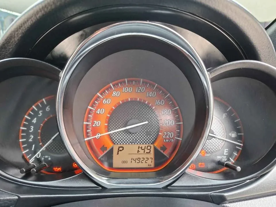 2015 Toyota Yaris III 2
