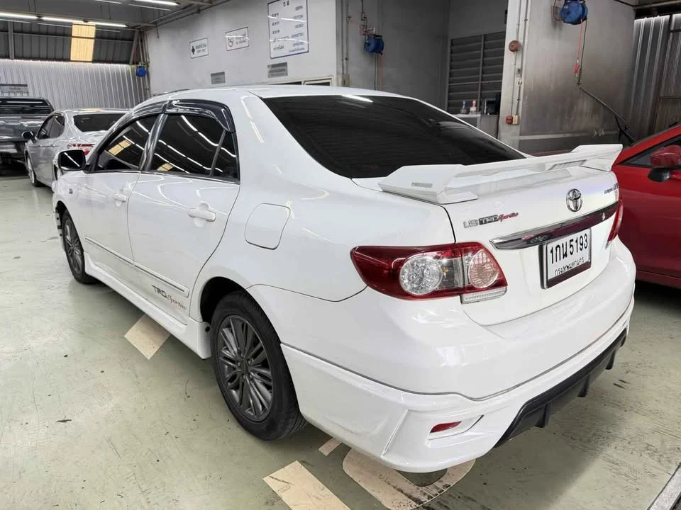 2012 Toyota Corolla Altis X (E140) 3