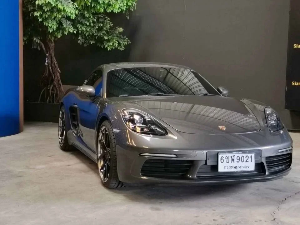 2018 Porsche 718 Boxster and Cayman IV 2