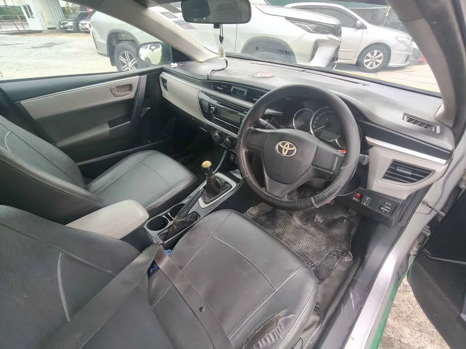 2014 Toyota Corolla Altis XI (E170) 3