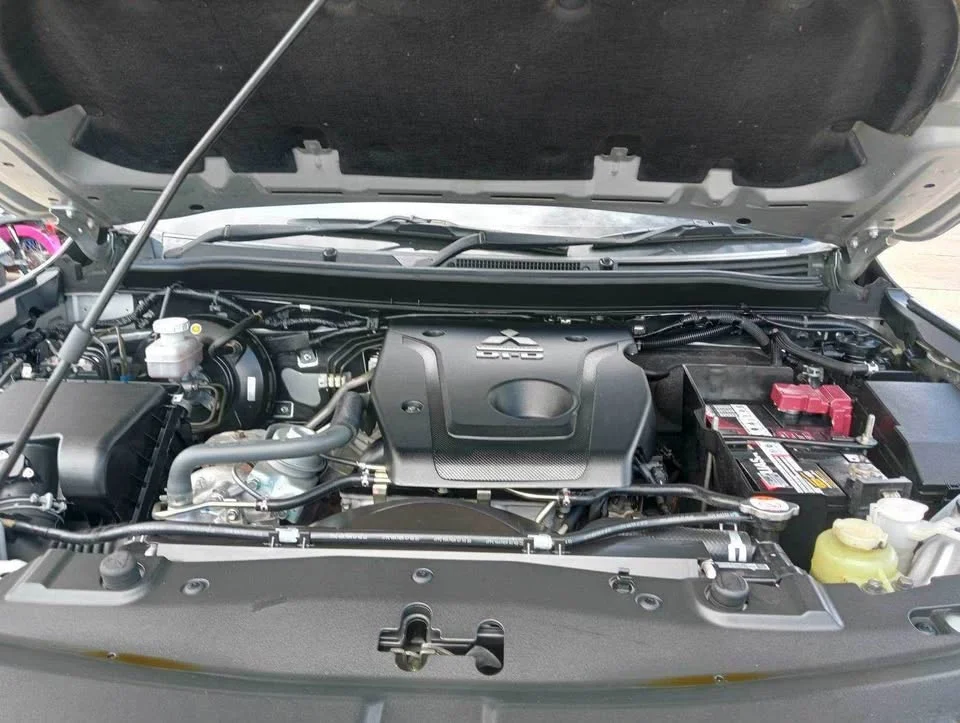 2022 Mitsubishi Triton V 3