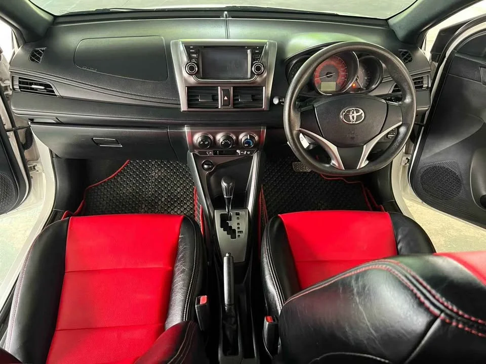 2015 Toyota Yaris III 3