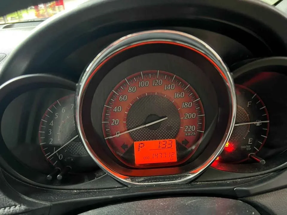 2015 Toyota Yaris III 2