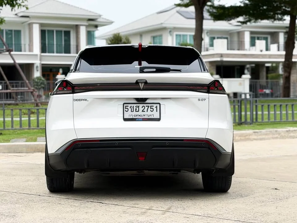 2024 Deepal S07 3