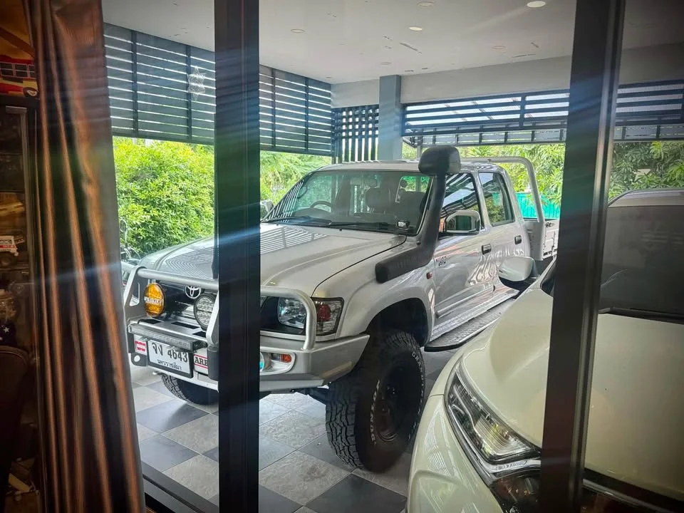 2003 Toyota Hilux Tiger VI 3