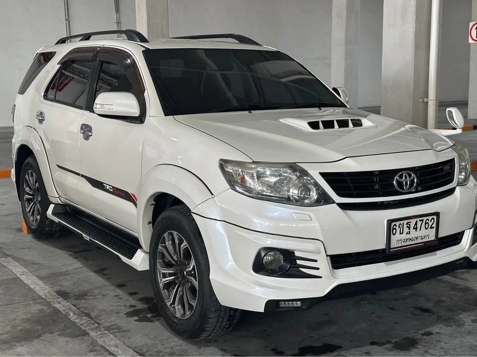 2015 Toyota Fortuner I 3