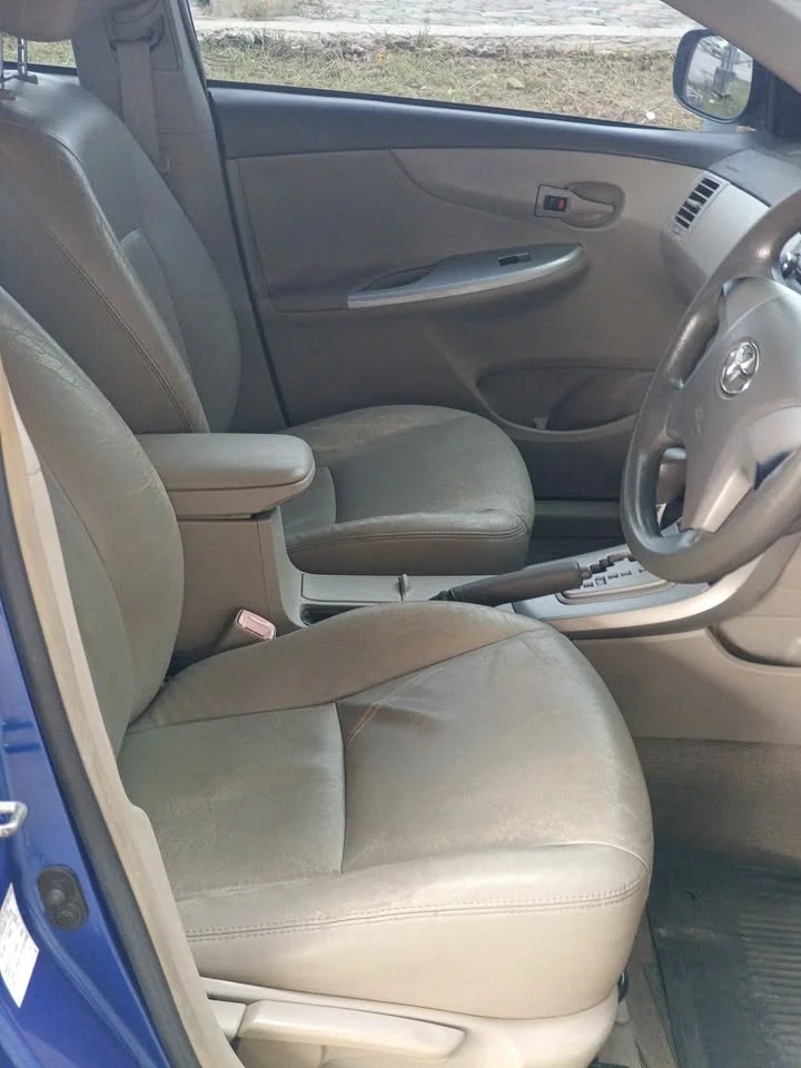 2010 Toyota Corolla Altis X (E140) 2