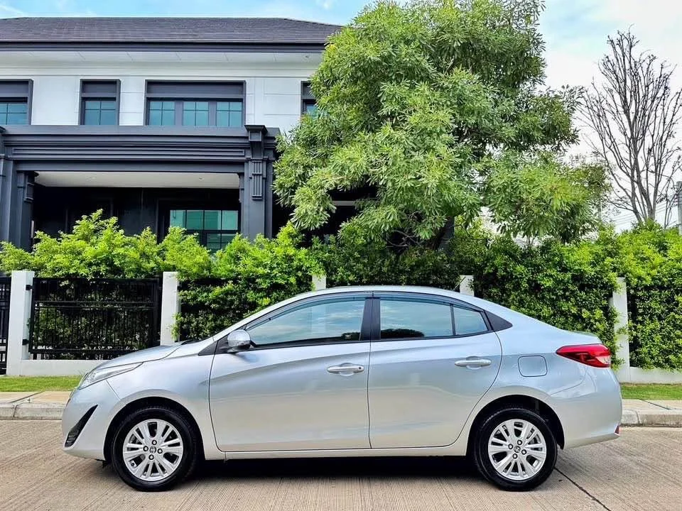 2019 Toyota Yaris ATIV III 2