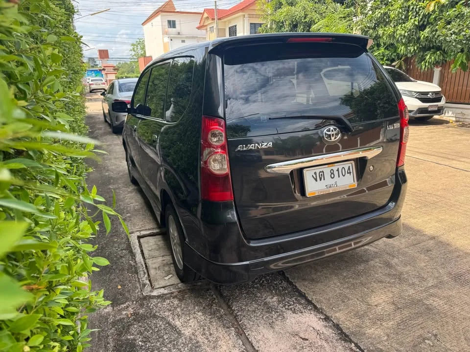2010 Toyota Avanza I 3