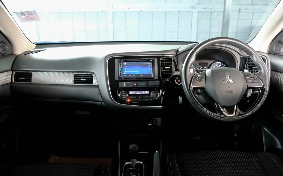 2017 Mitsubishi Outlander III 3