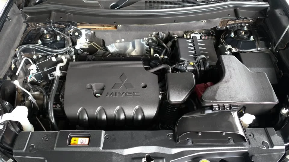 2017 Mitsubishi Outlander III 2