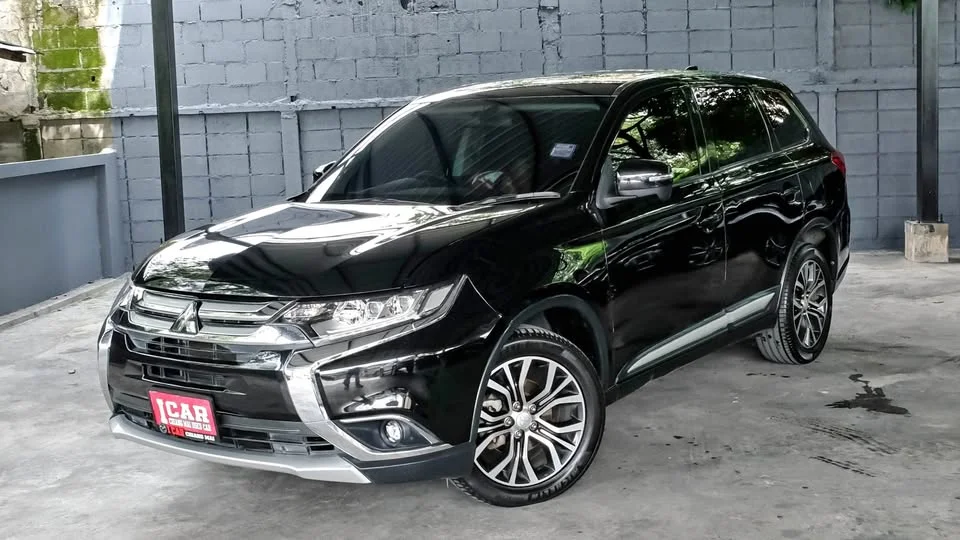 2017 Mitsubishi Outlander III 2