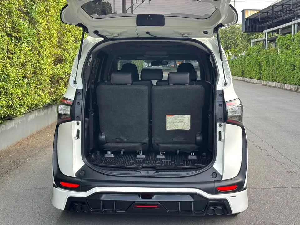 2018 Toyota Sienta II 3
