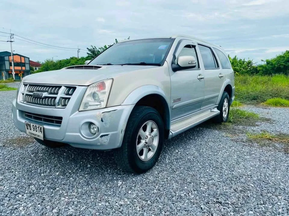2007 Isuzu MU-7 2