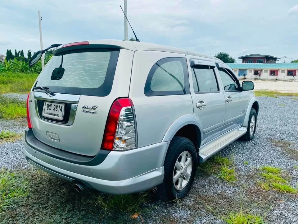 2007 Isuzu MU-7 3