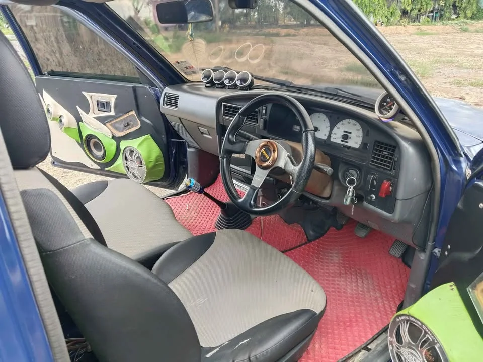 1993 Toyota Hilux Mighty-X V 3