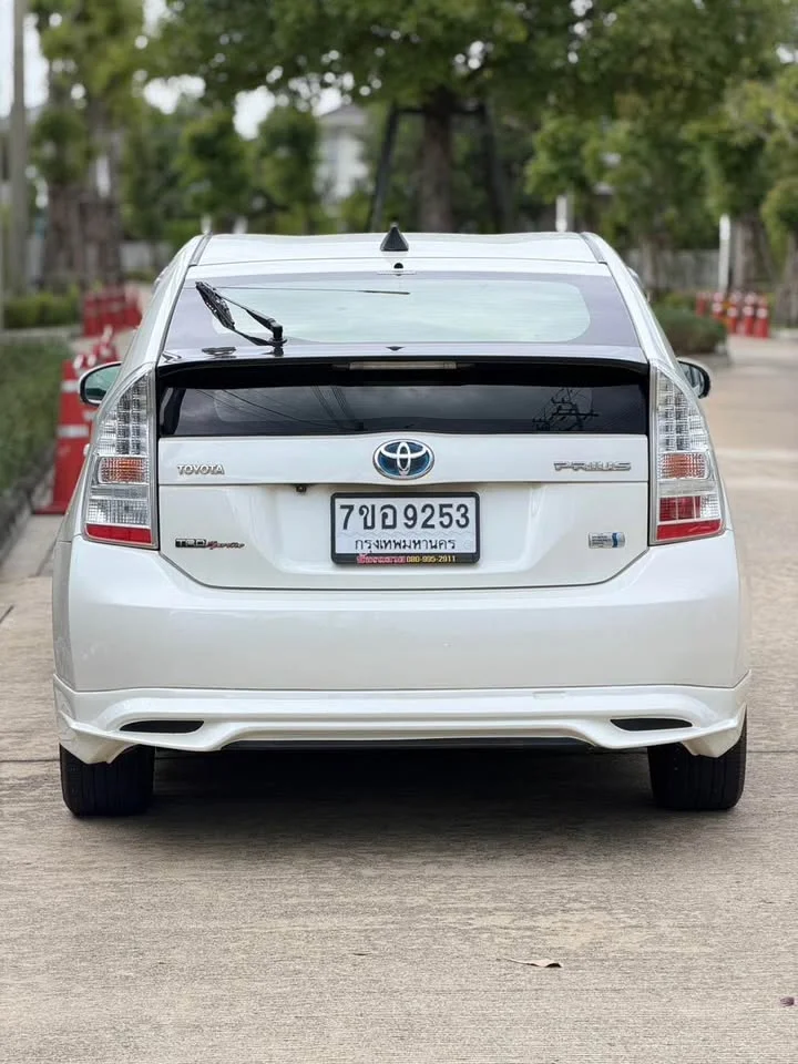 2012 Toyota Prius III 3