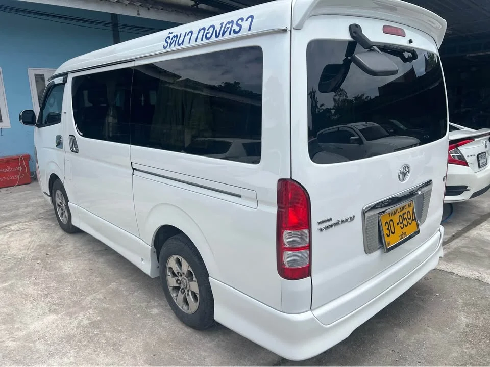 2015 Toyota Commuter V (H200) 2