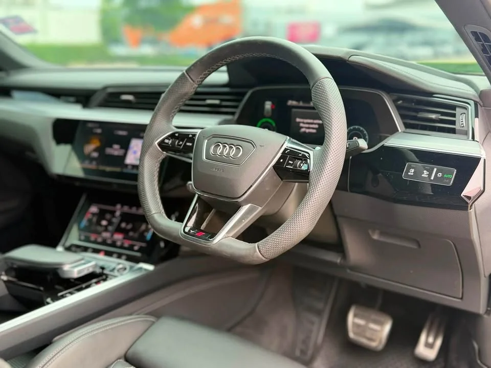 2025 Audi Q8 e-tron 2
