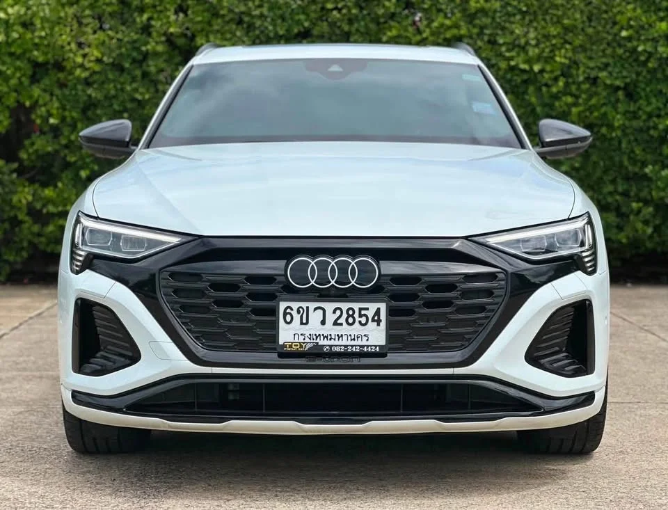 2025 Audi Q8 e-tron 3