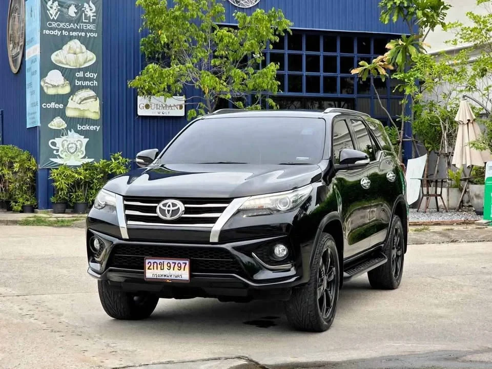 2017 Toyota Fortuner II 3