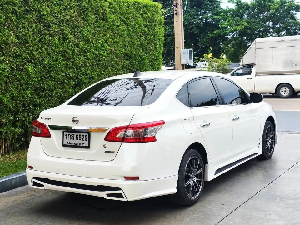 2013 Nissan Sylphy III (B17) 2