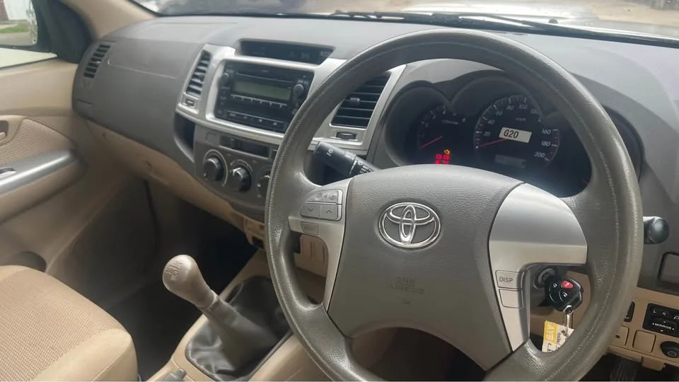 2013 Toyota Hilux VII 2