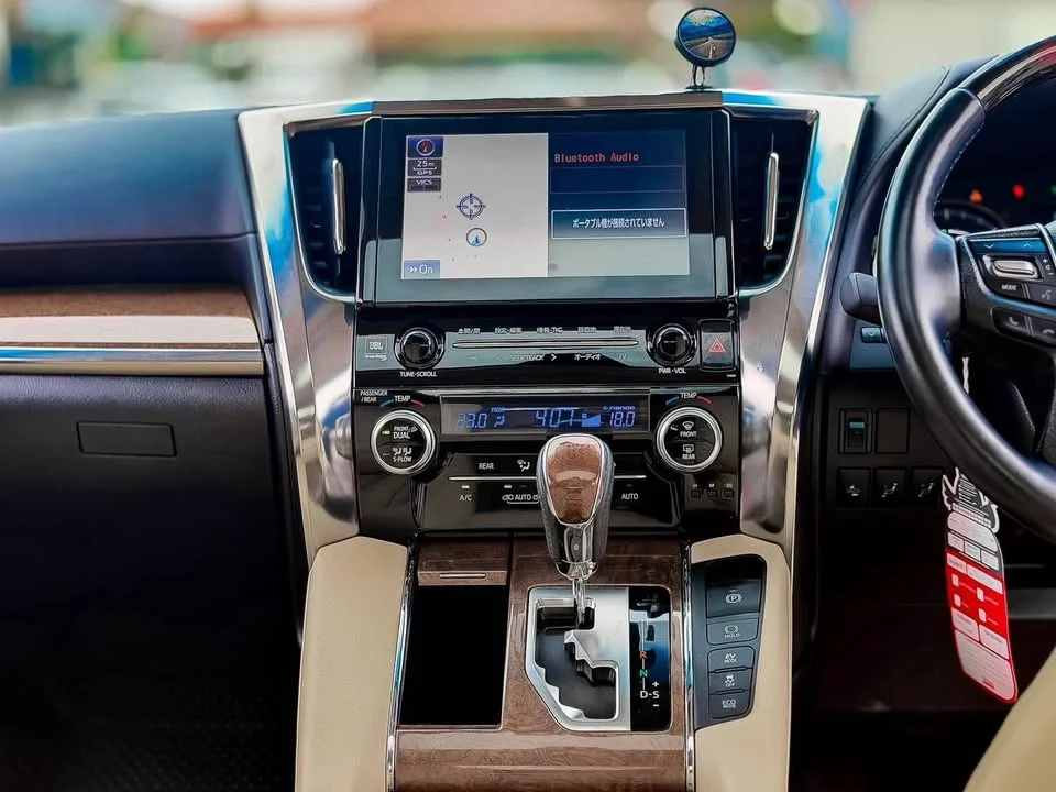 2015 Toyota Alphard, Vellfire III (AH30) 3