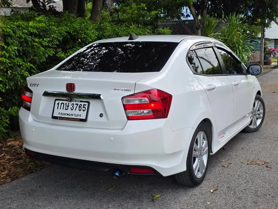 2013 Honda City V 2