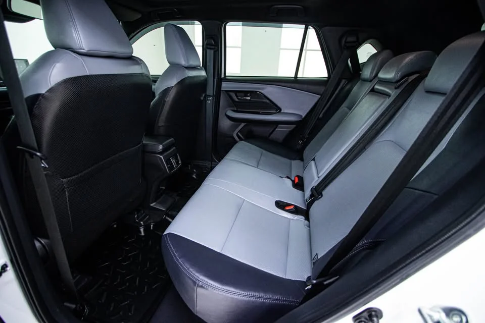 2025 Toyota Yaris Cross AC200 3