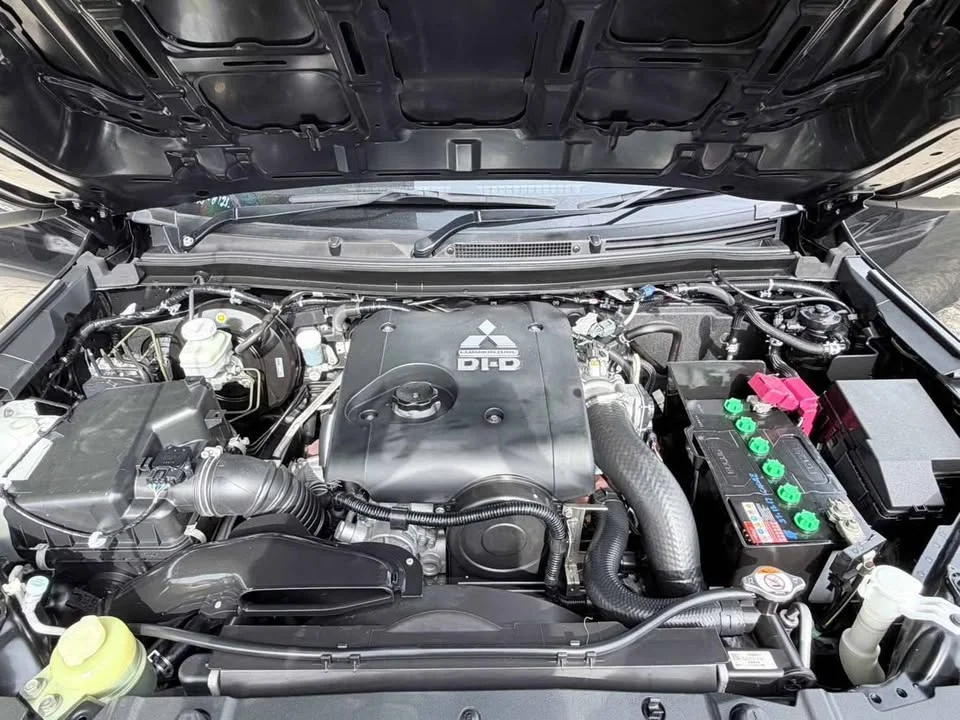 2022 Mitsubishi Triton V 3