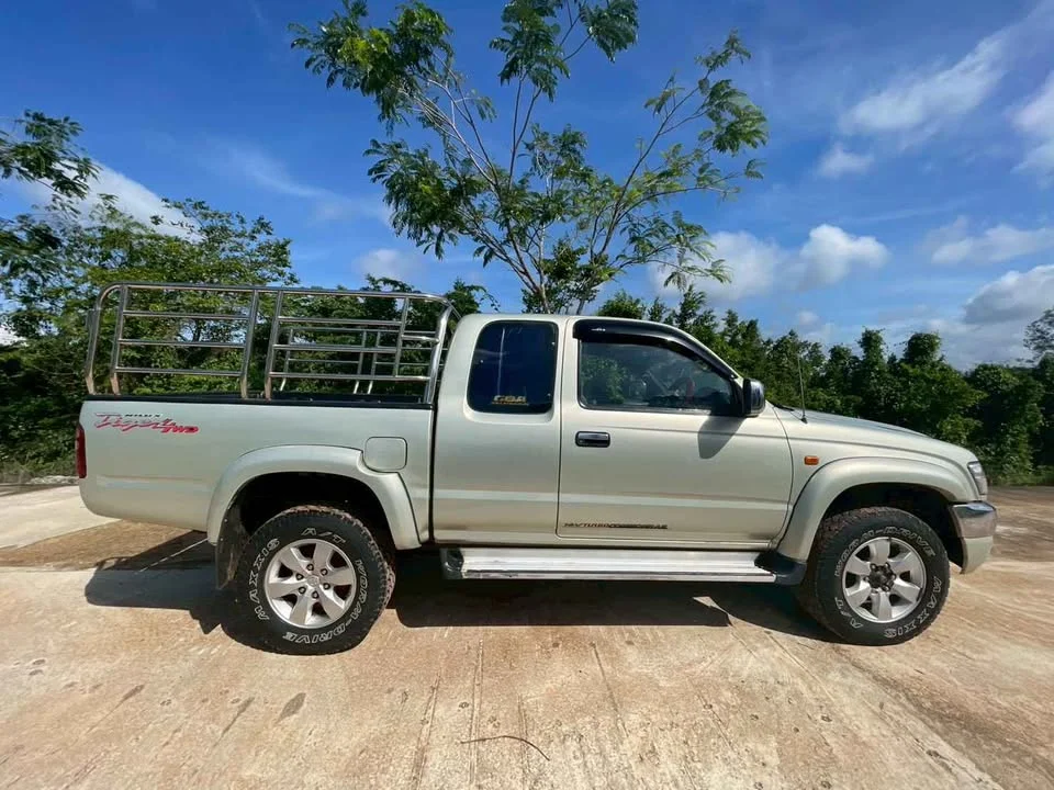 2002 Toyota Hilux Tiger VI 3