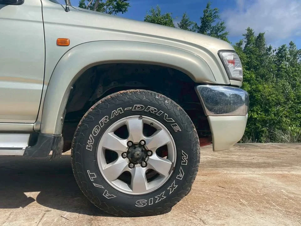 2002 Toyota Hilux Tiger VI 2