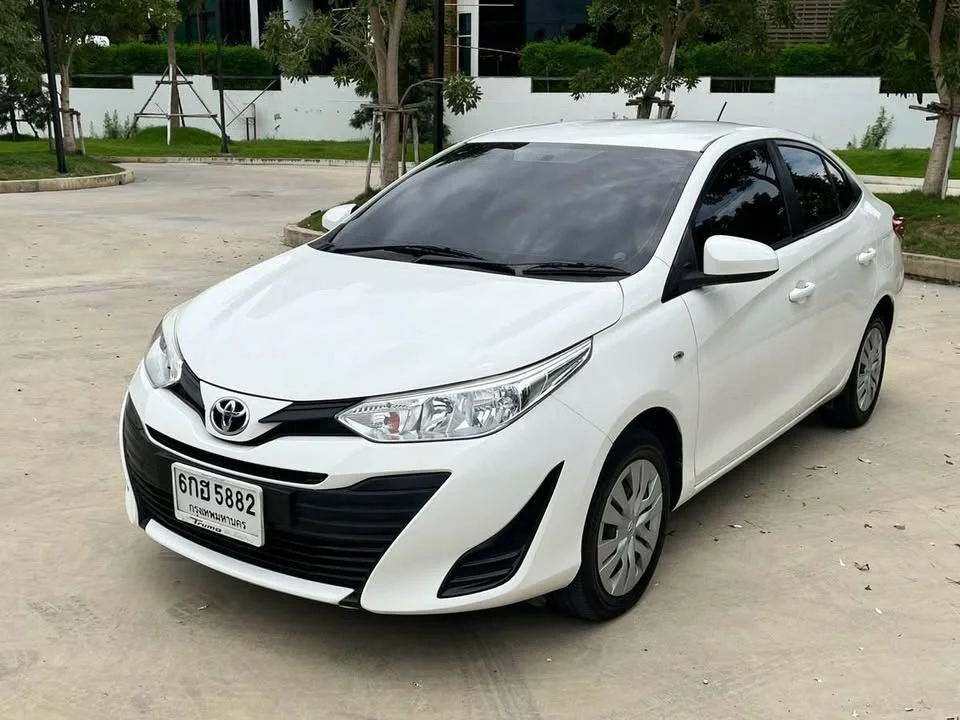 2017 Toyota Yaris ATIV III 3
