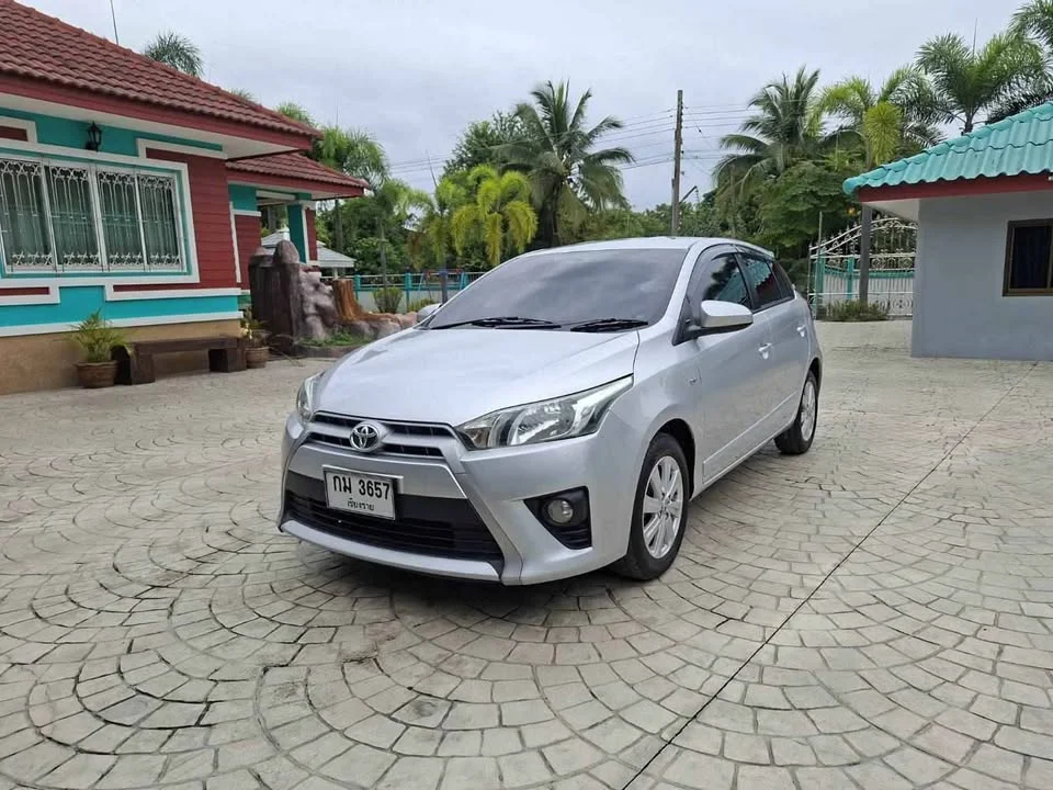 2015 Toyota Yaris III 3