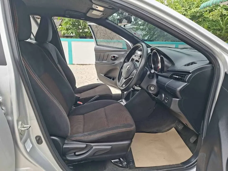 2015 Toyota Yaris III 2