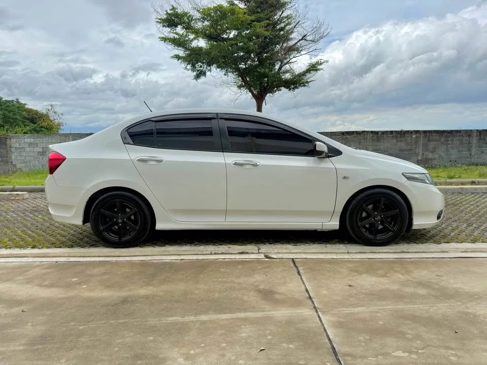 2013 Honda City V 3