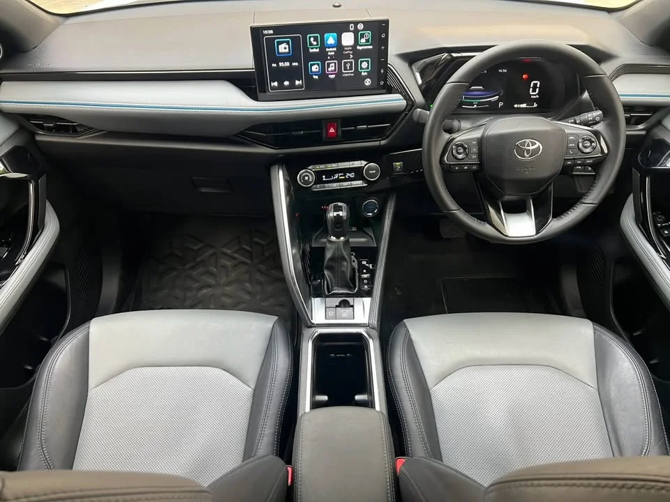 2023 Toyota Yaris Cross AC200 3